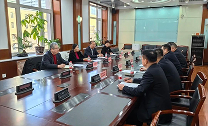 华纳娱乐股份董事长胡晓萍、总裁芦传有赴黑龙江省药品监督管理局座谈交流